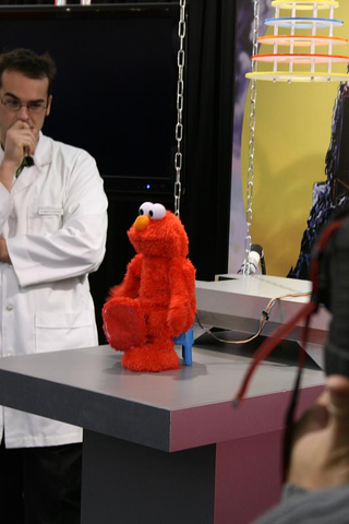 Illustration for article titled First Video of Elmo Live Singing and Dancing Shows He Got Skillz